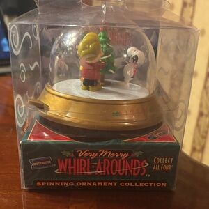 Vintage Blockbuster Very Merry Whirl Around Spinning Ornament. Charlie Brown.